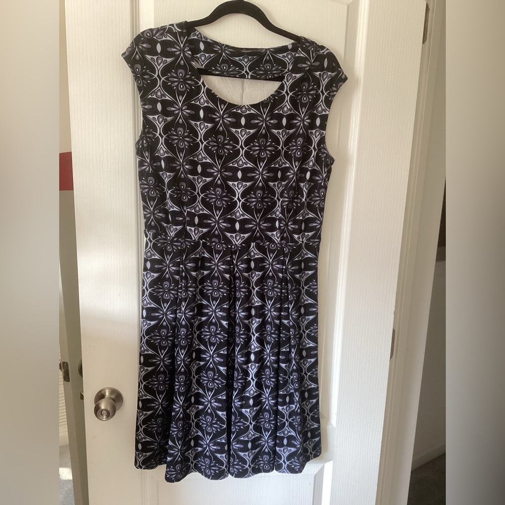 Reborn Monochrome Patterned Midi Dress